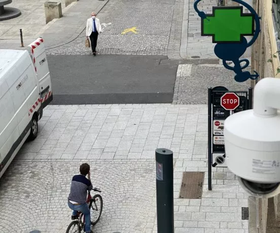 Une borne d'accès au plateau piéton de Rennes